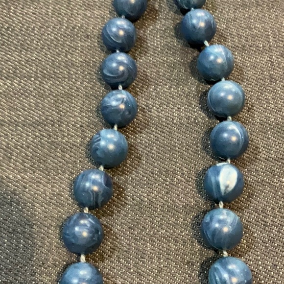 Set of five beaded necklaces - Picture 4 of 10